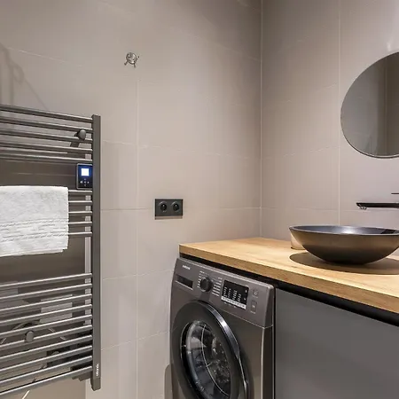 Dify Concorde - Centre Apartment *