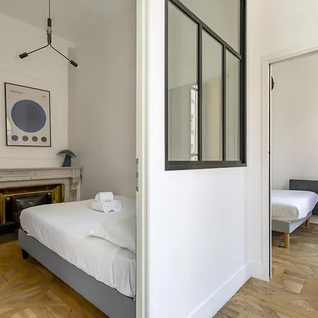 Dify Concorde - Centre Apartment *